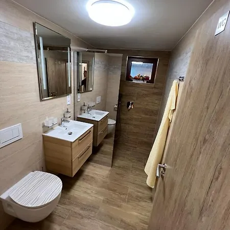 Ubytovani Arrow Lesna  Exterior photo